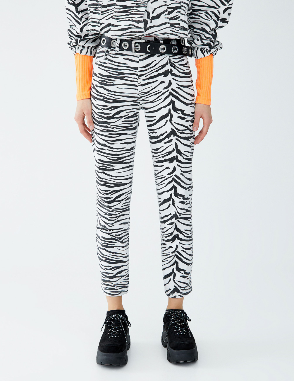 

Джинсы PULL & BEAR Ж1056184 (9679/308/250) цвет белый-черный, Джинсы PULL & BEAR Ж1056184 (9679/308/250) цвет белый-черный XXS