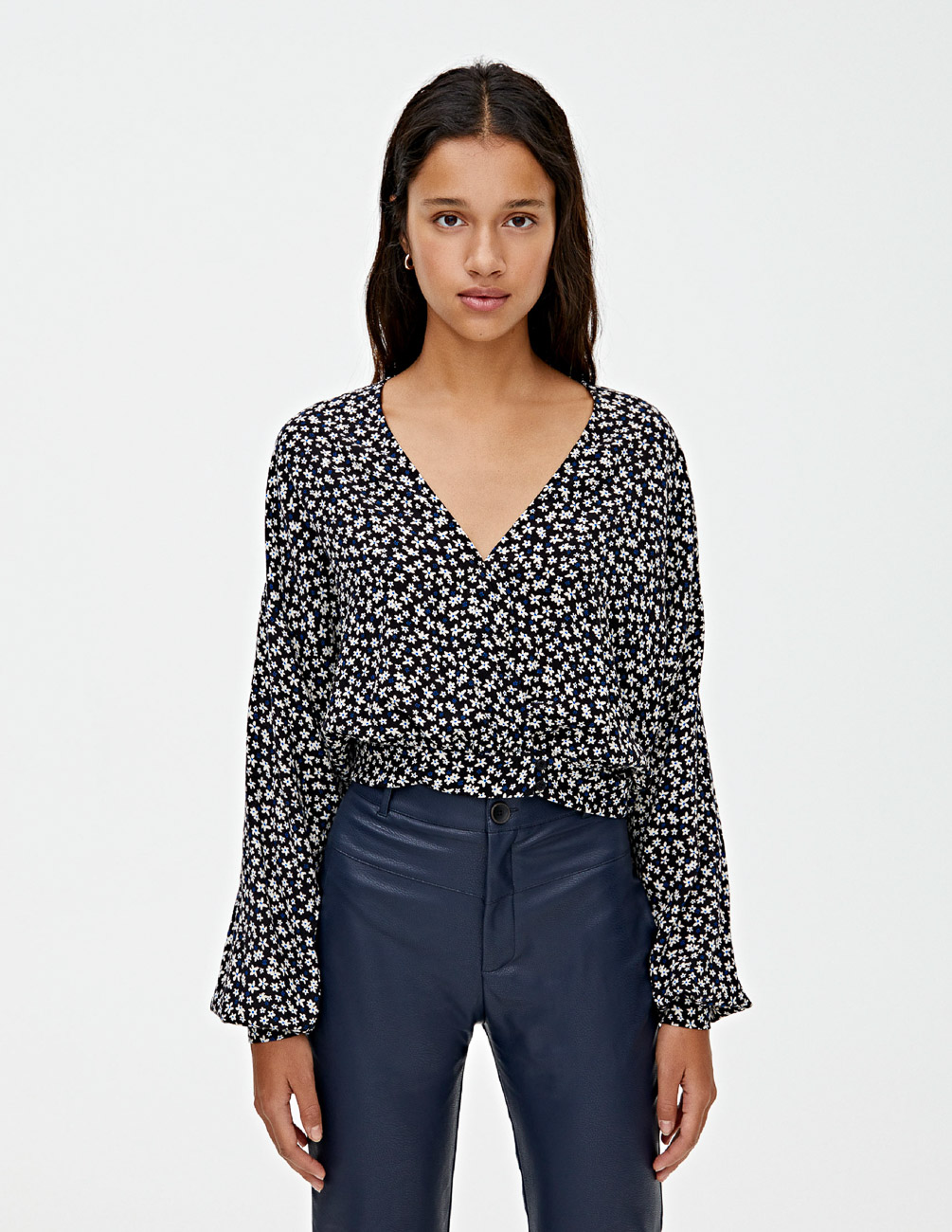 

Блуза PULL & BEAR Ж1056053 (9474/385/800) цвет черный, Блуза PULL & BEAR Ж1056053 (9474/385/800) цвет черный S