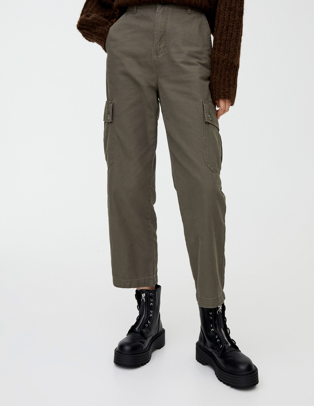 

Брюки PULL & BEAR Ж1056022 (9671/314/505) цвет зеленый, Брюки PULL & BEAR Ж1056022 (9671/314/505) цвет зеленый L