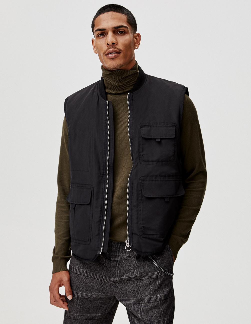 

Жилет PULL & BEAR М0107579 (9771/502/800) цвет черный S