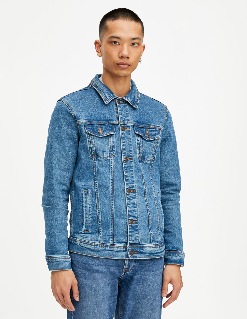 

Джинсовка PULL & BEAR М0107848 (5710/550/445) цвет синий S