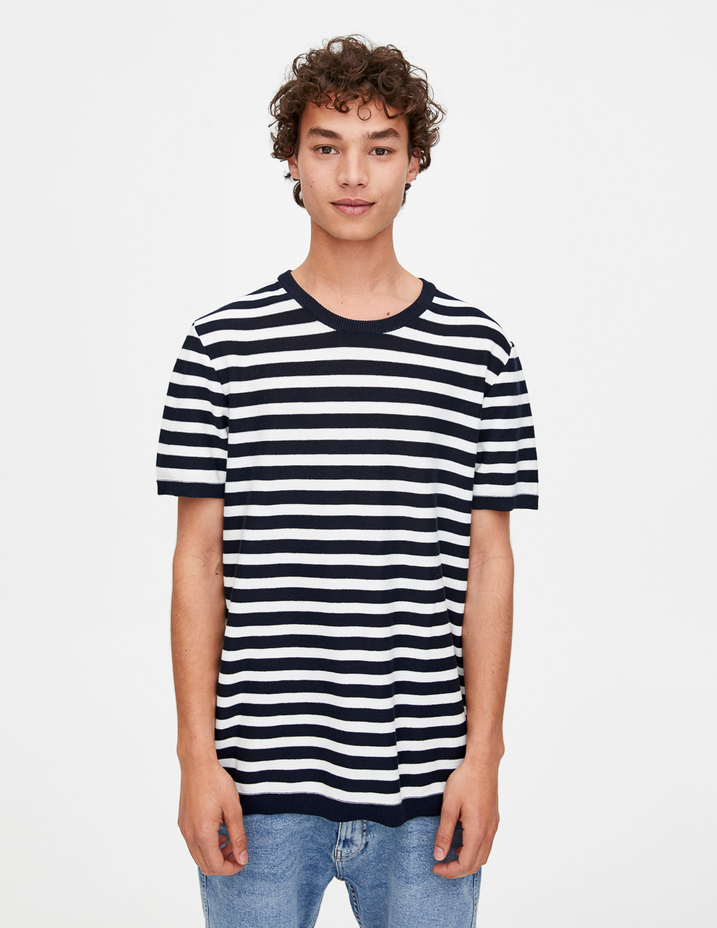 

Джемпер PULL & BEAR М0107456 (9558/505/401) цвет черный-белый XL
