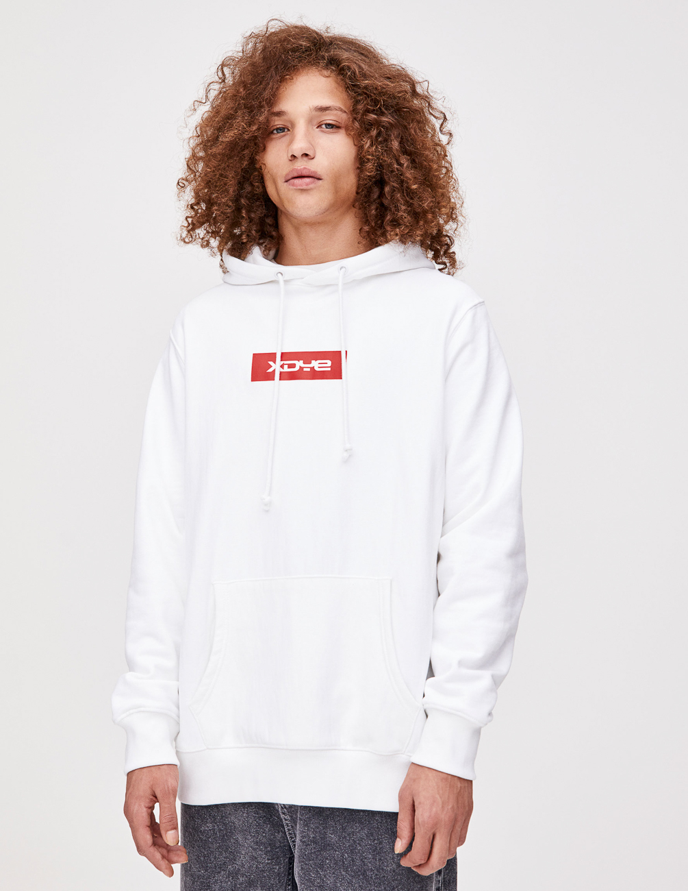 

Худи PULL & BEAR М0107428 (5590/570/250) цвет белый M