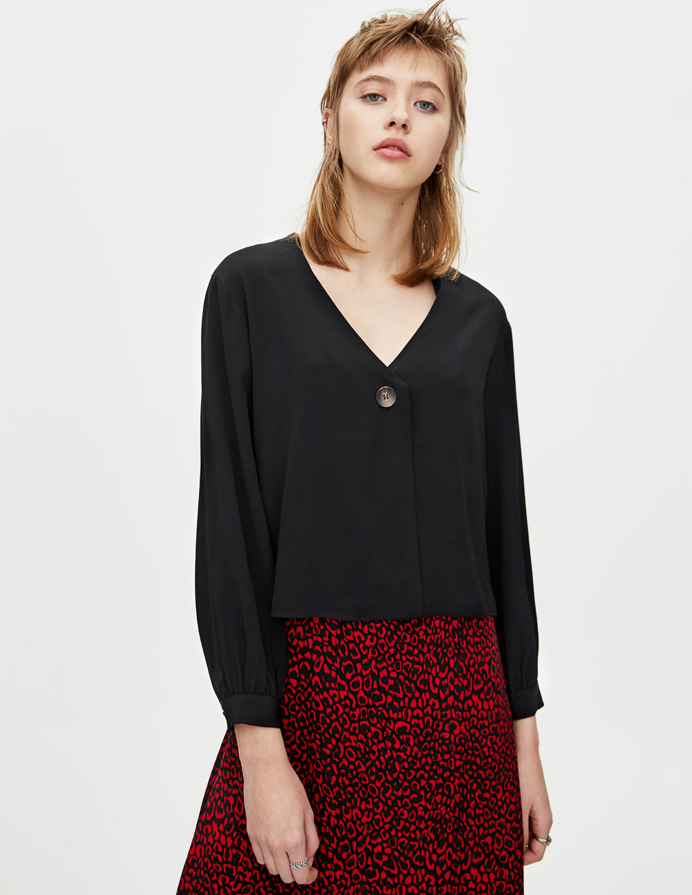 

Блуза PULL & BEAR Ж1056503 (5470/319/800) цвет черный, Блуза PULL & BEAR Ж1056503 (5470/319/800) цвет черный S