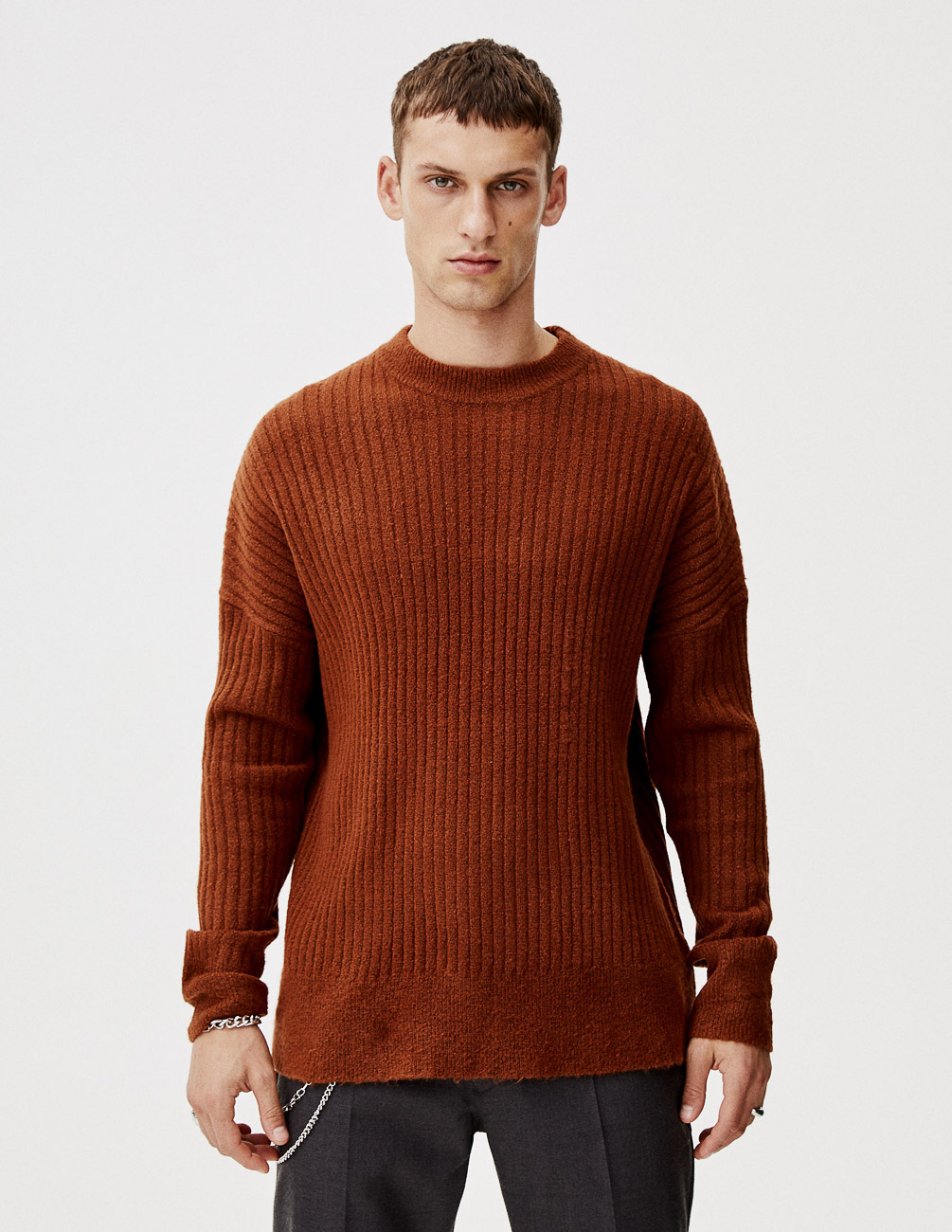 

Свитер PULL & BEAR М0107551 (9558/520/703) цвет коричневый M
