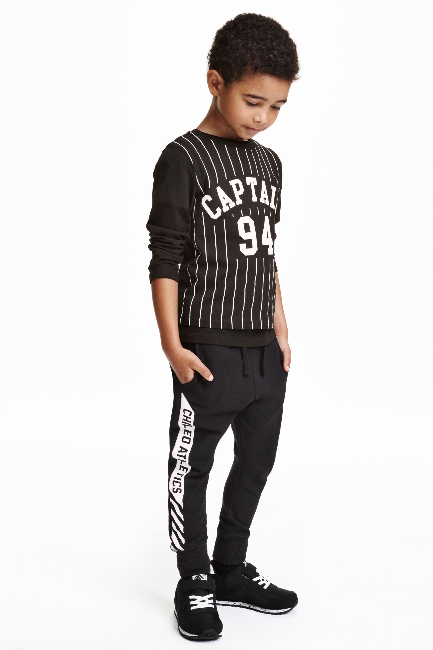 

Спортивные брюки H&M 122см черный 17023336713