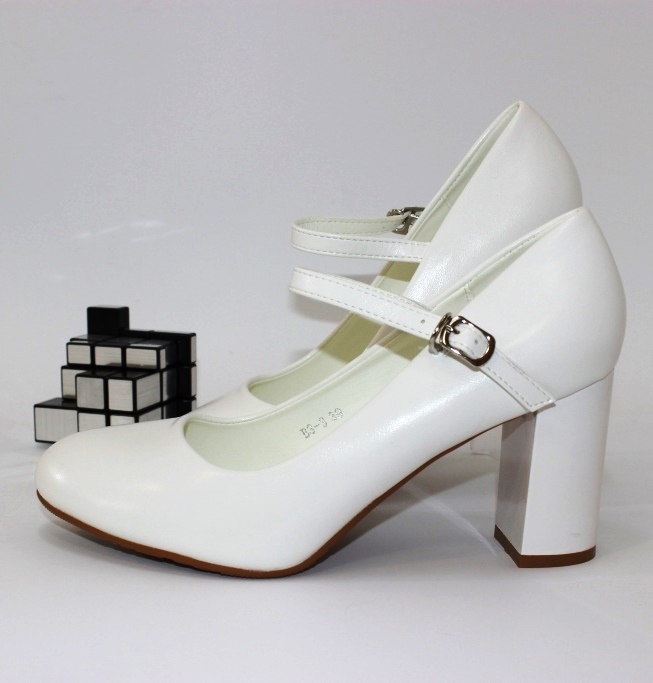 

Женские туфли на удобном каблуке с ремешком Shoes B3-3 38 24.0см белый