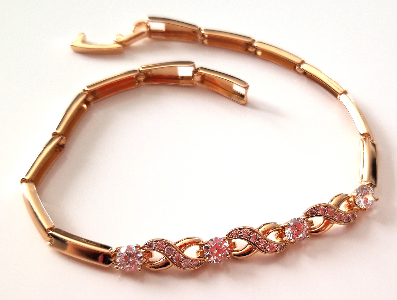 

Позолоченный браслет Xuping Jewelry с цирконами 0.5х19 см (ХРВ-055)