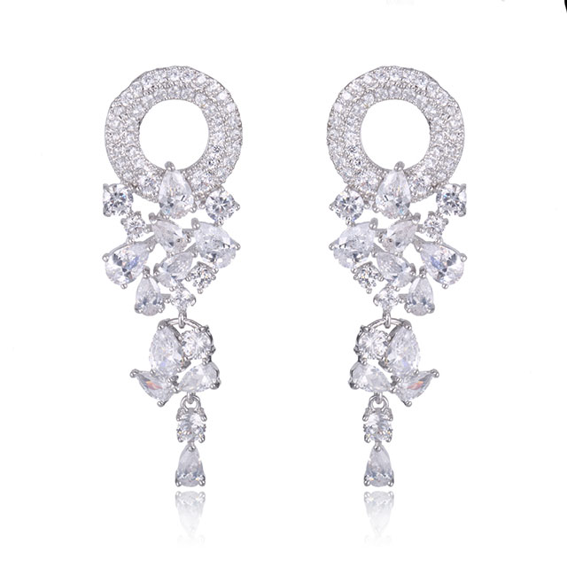 

Серьги Окружность камней DiaDemaGrand Серебряный с белым камнем (061670-15-2)