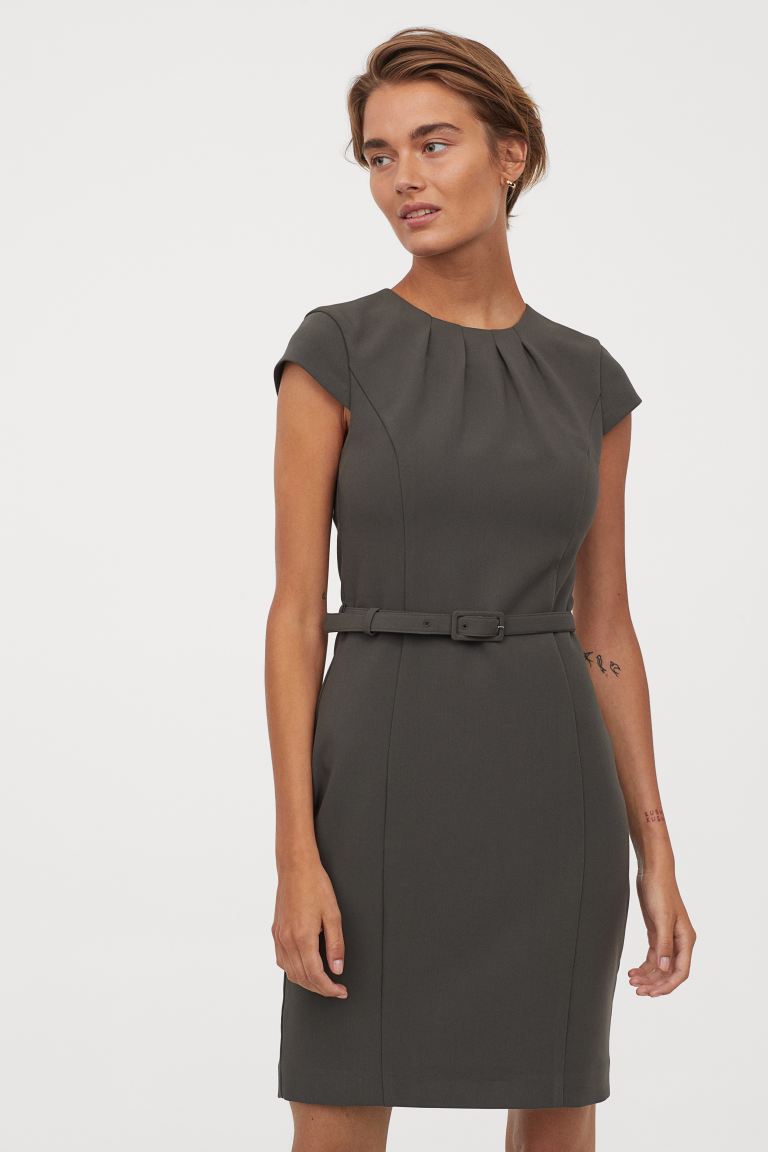 

Платье с ремнем H&M  Темно-зеленый хаки, Платье с ремнем H&M 38 Темно-зеленый хаки