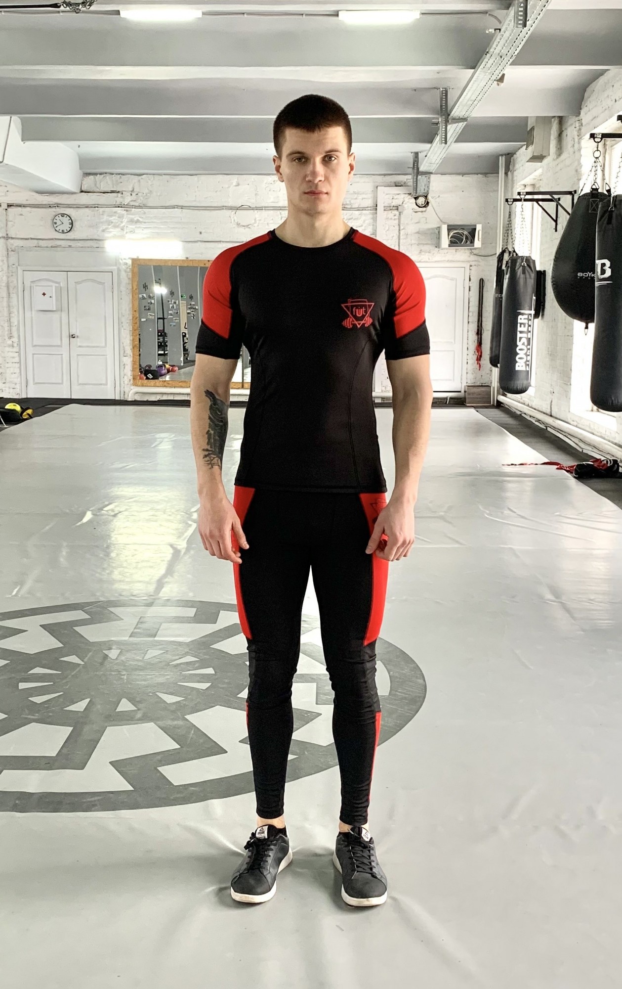 

Компрессионный мужской рашгард Force-sh red FitU XL Черный