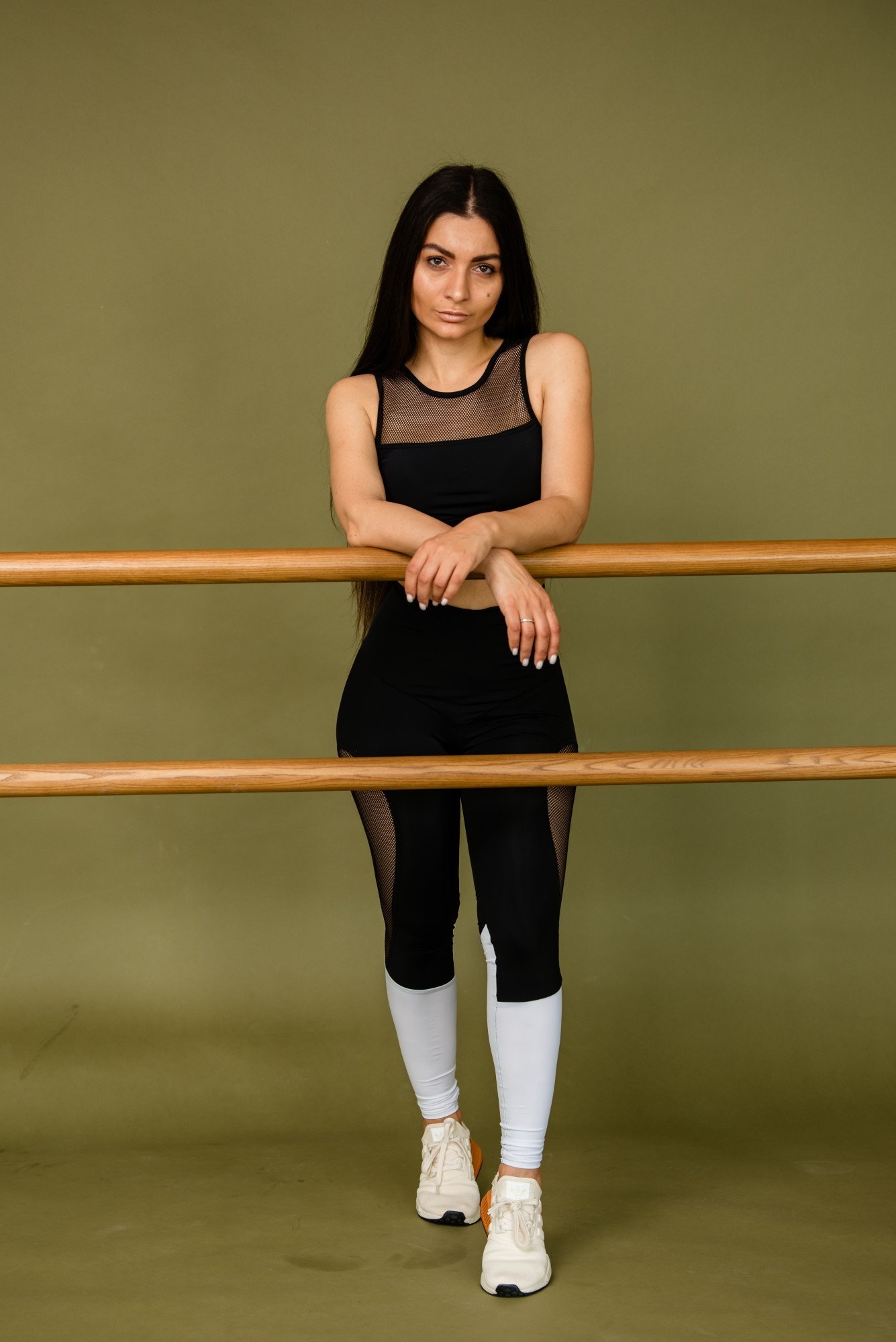 

Спортивный женский костюм (Топ леггинсы) FitU XS Черный