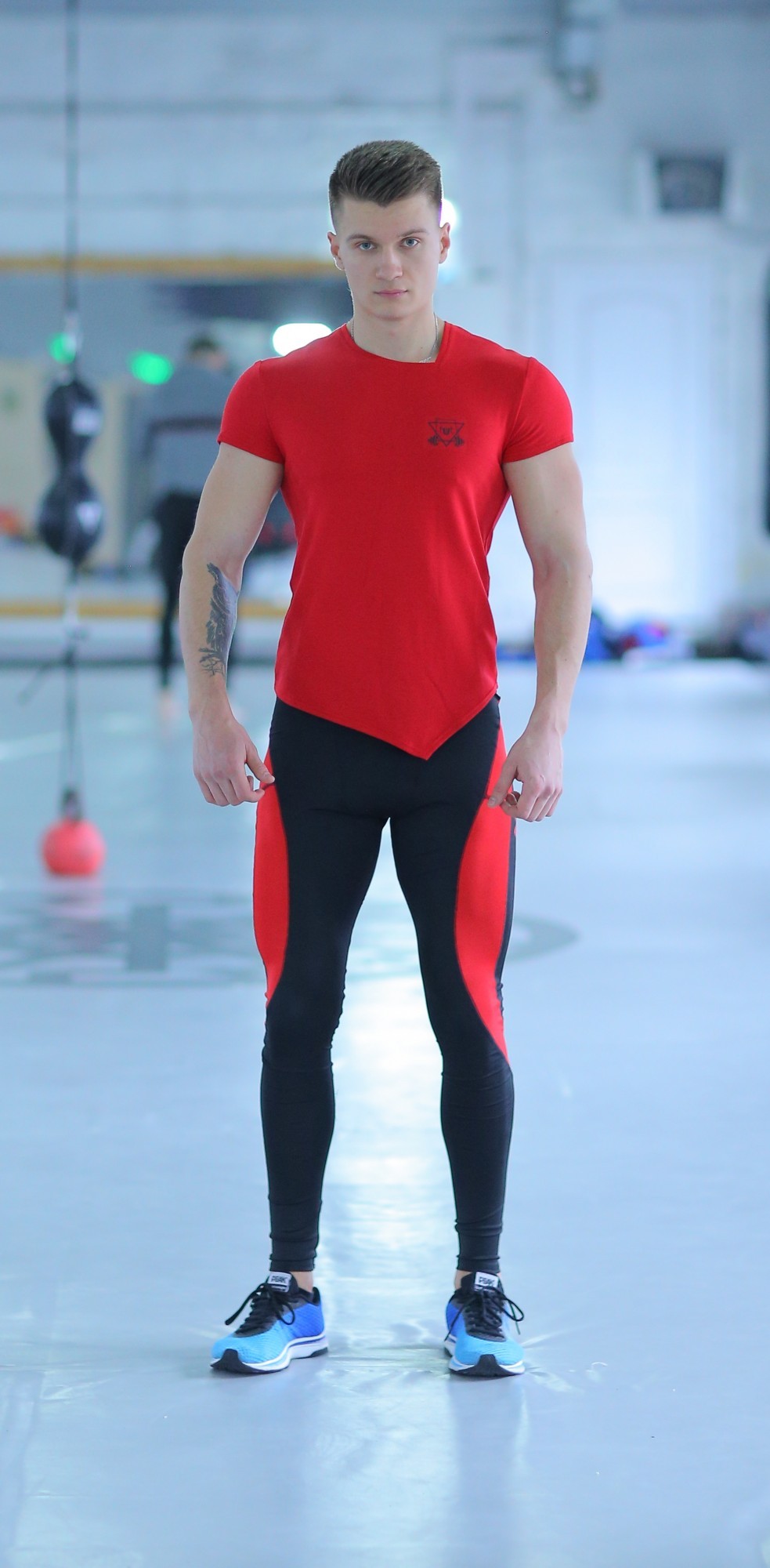 

Спортивная мужская футболка Splay red FitU S Красная
