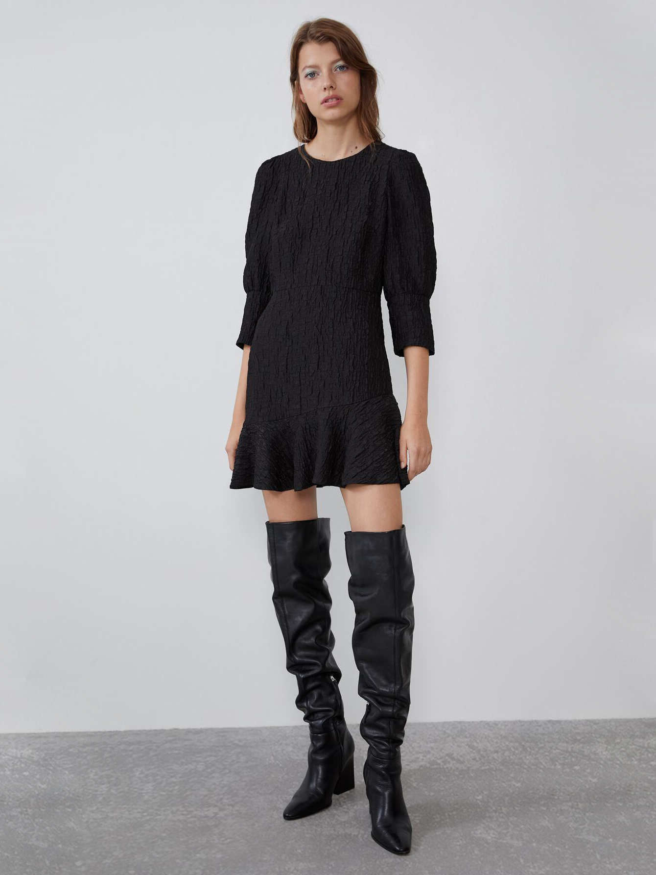 

Платье Zara 7851-204-800-AAAD XS Черное