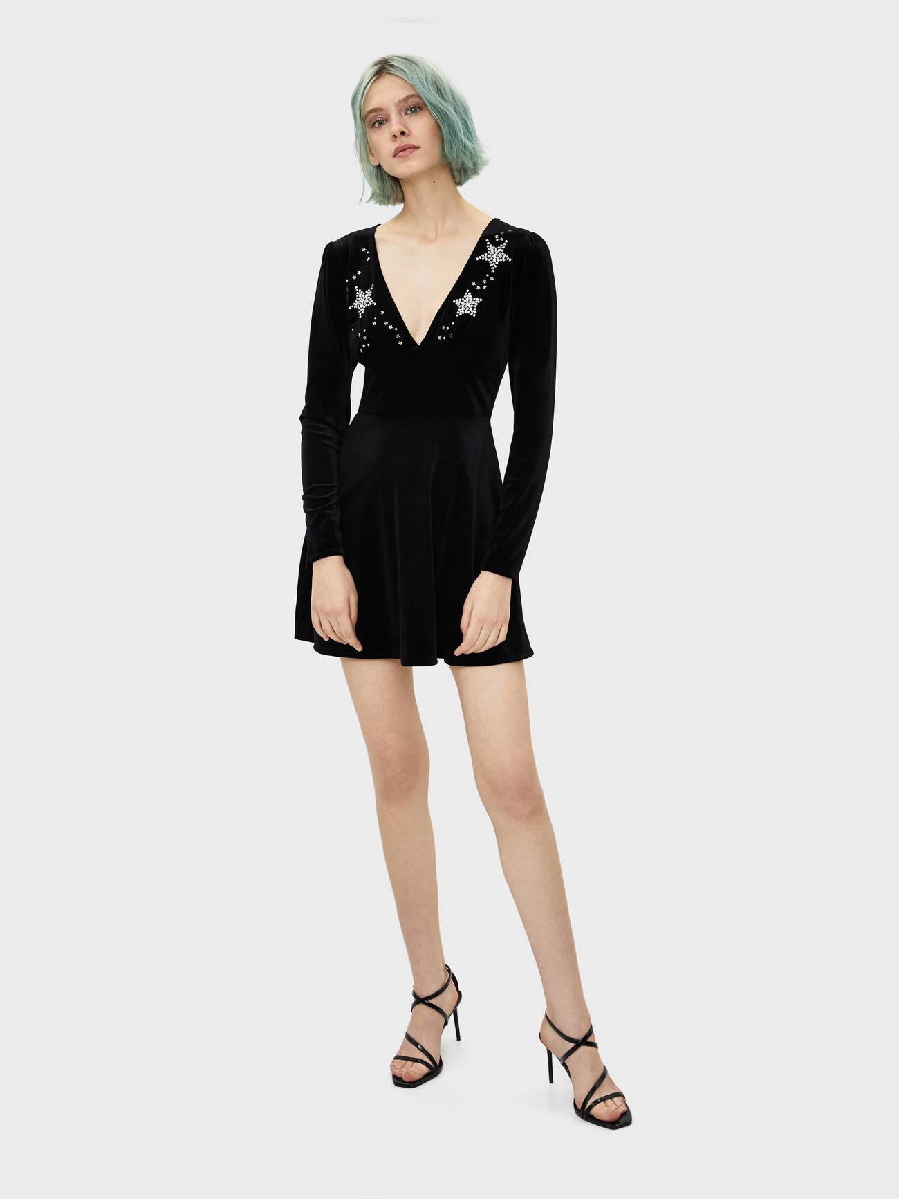 

Платье Bershka 5553-485-800-AAAD XS Черное