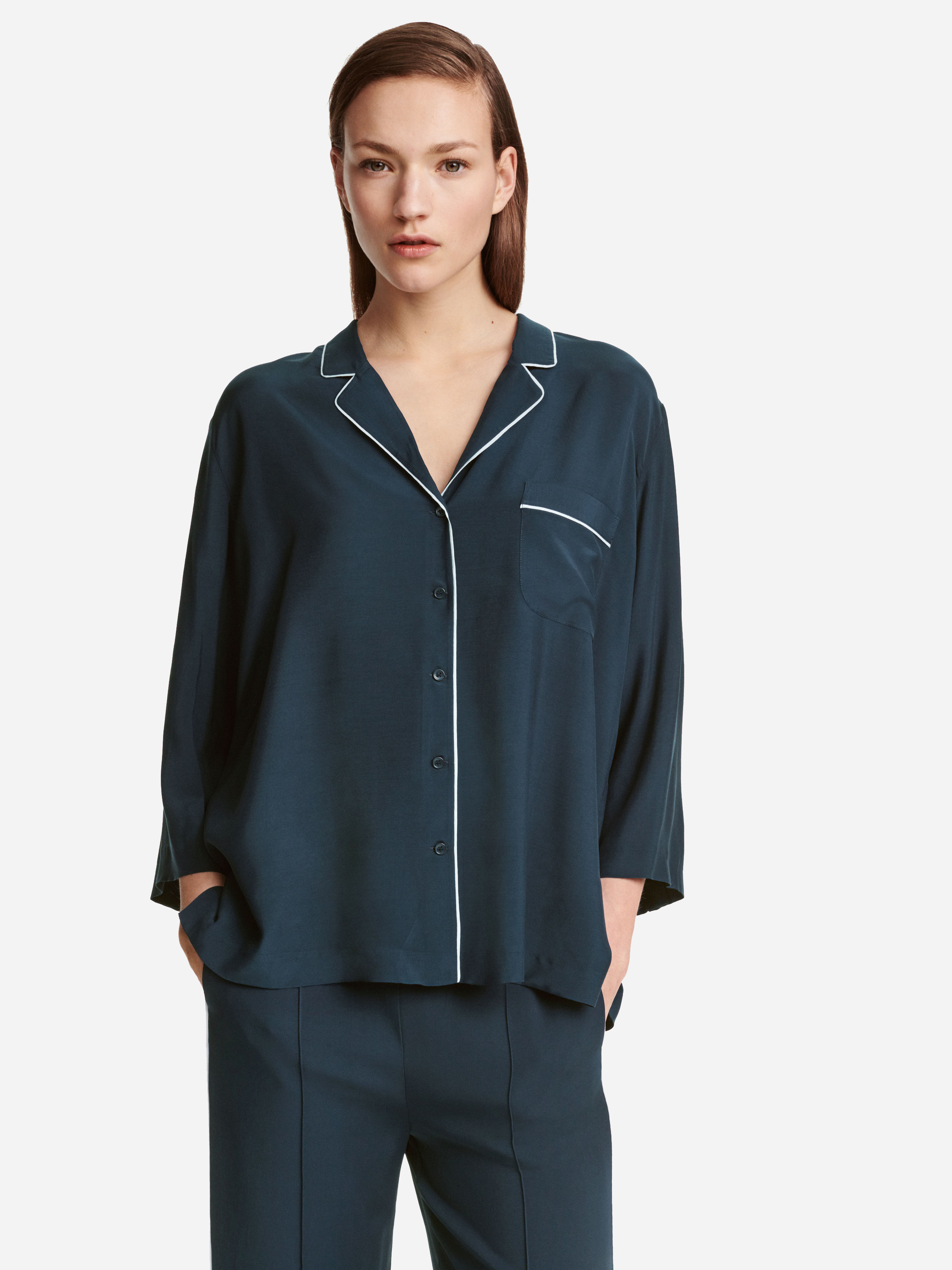 

Блузка H&M 4223323-AAQJ 38 Темно-синяя