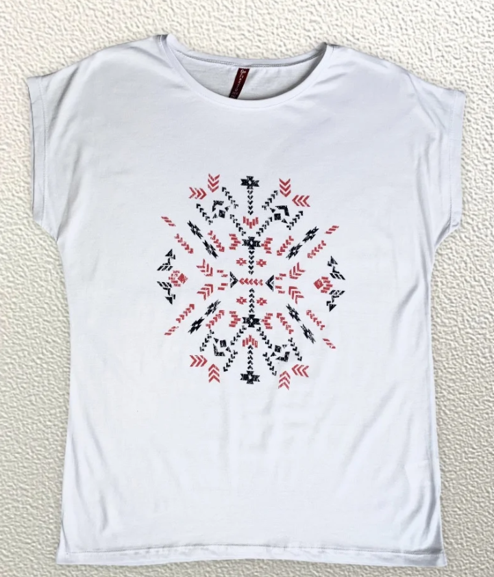 

Жіноча Футболка HAZARD Вишиванка біла Батал 21265 (2XL (52))
