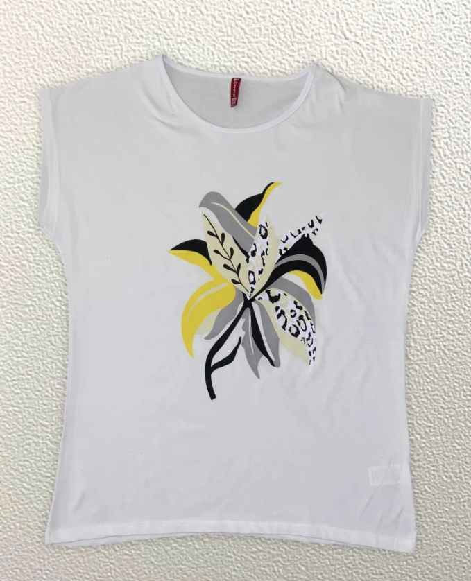 

Жіноча Футболка HAZARD Лілія біла Батал 21397 (3XL (54))