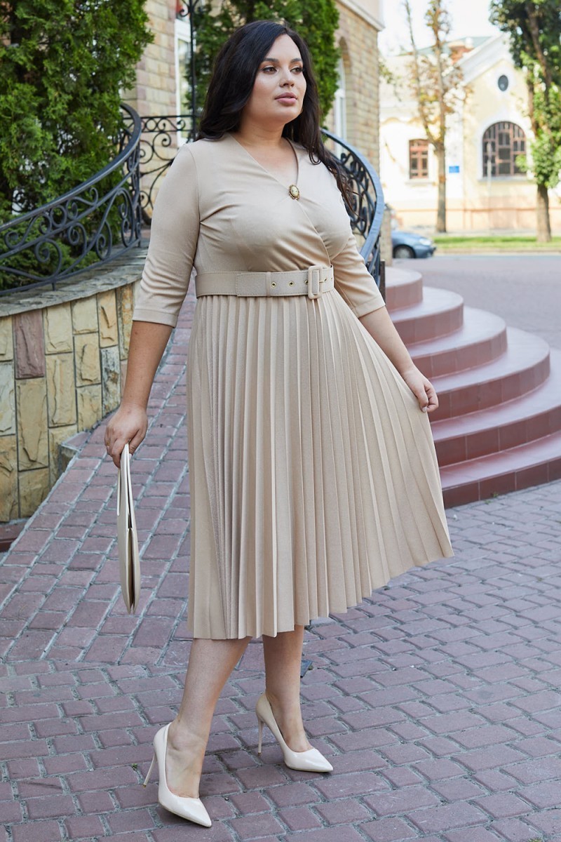 

Бежевое платье с плиссировкой FashionYouWant L/XL бежевый 43372334