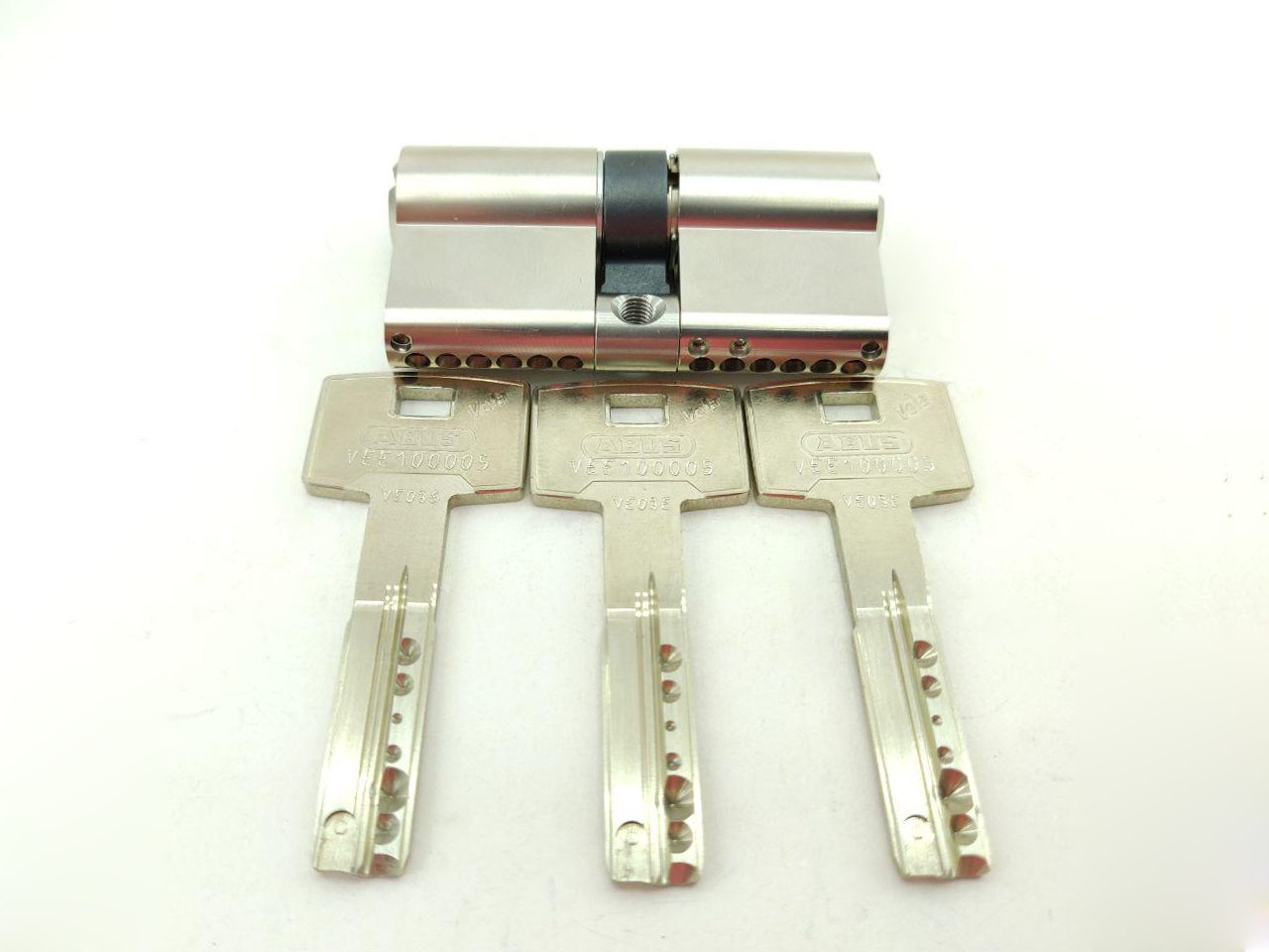 

Цилиндр Abus Vela 1000 MX 110 мм (65х45) ключ/ключ
