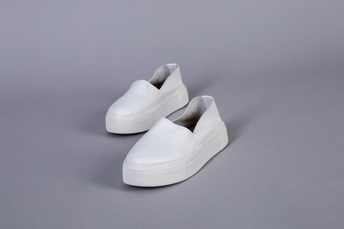 

Сліпони жіночі шкіряні LuxuryShoes 9907/38 Білий
