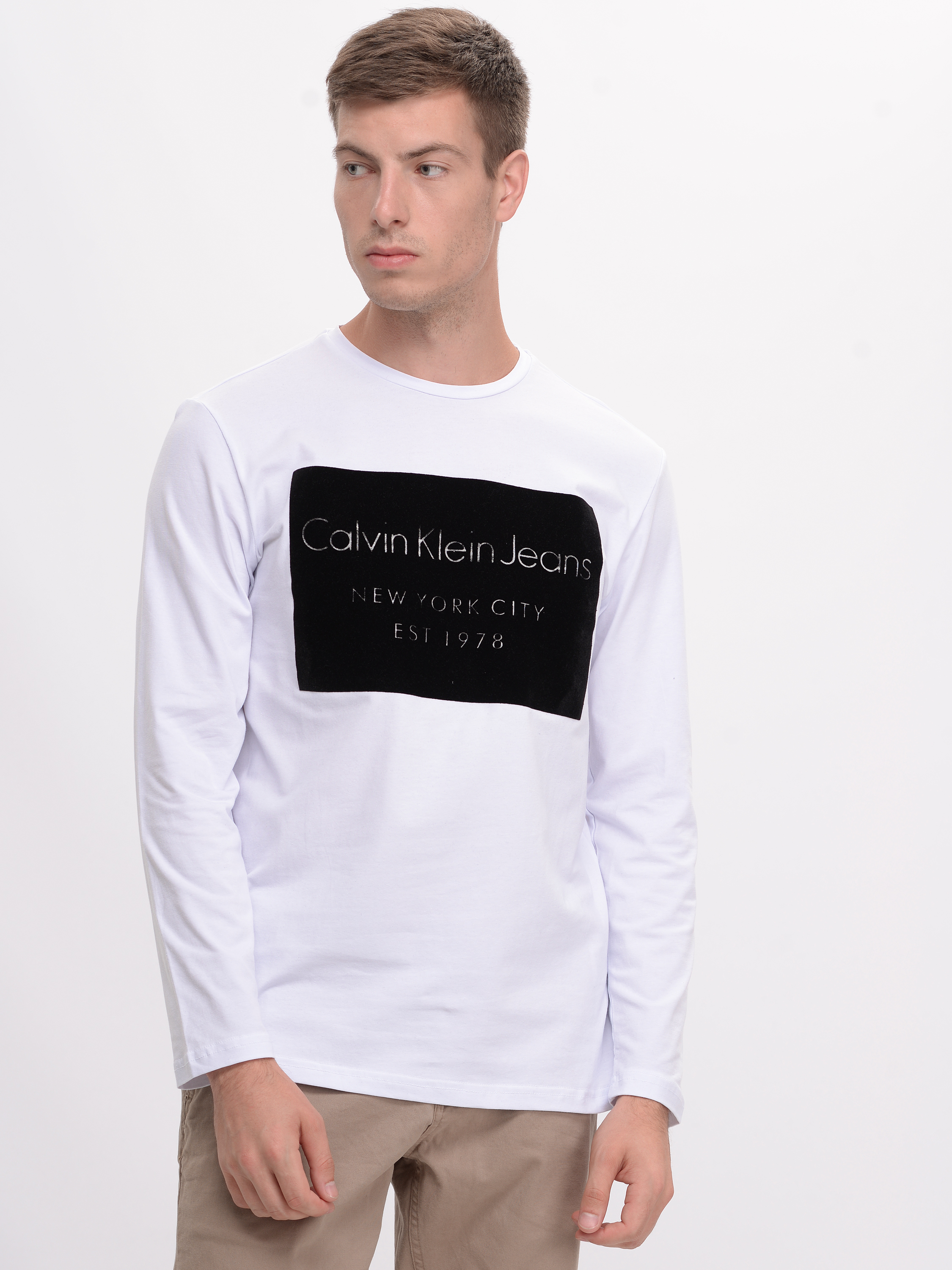 

Лонгслив Calvin Klein Jeans 9367.2 XL (50) Белый