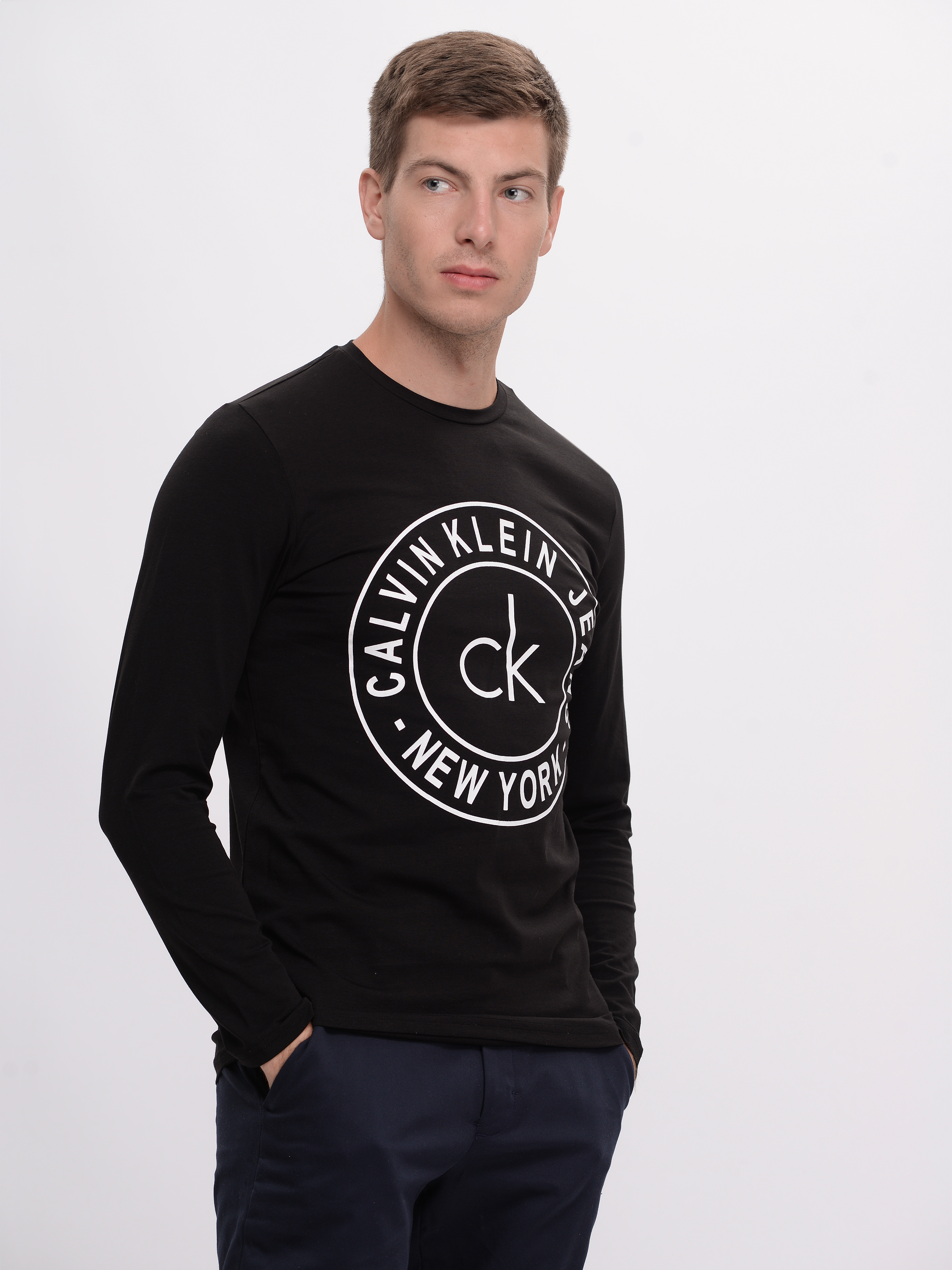 

Лонгслив Calvin Klein Jeans 9365.1 S (44) Черный