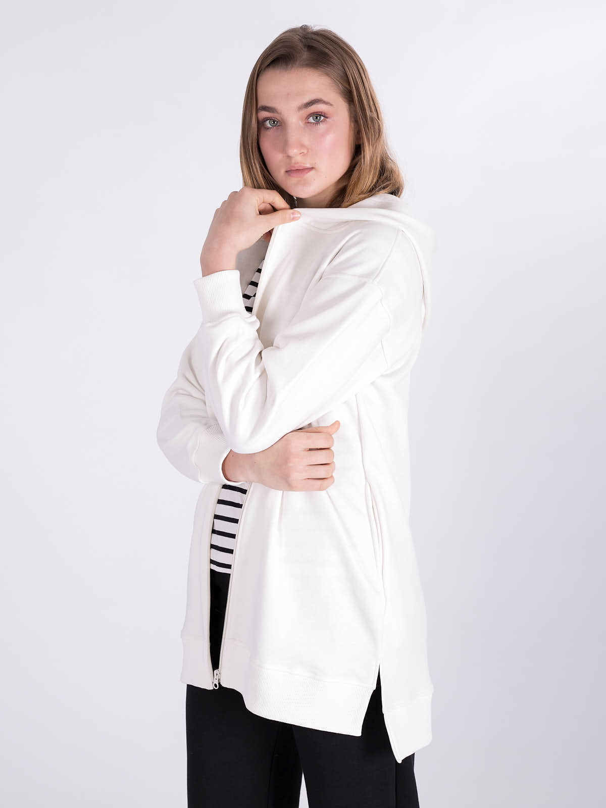 

Худи женские Fromus удлиненный на молнии XL/XXL(48-50) Молочный 2438-17