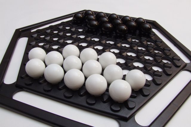 

Настольная игра Asmodee Абалоне (Abalone)