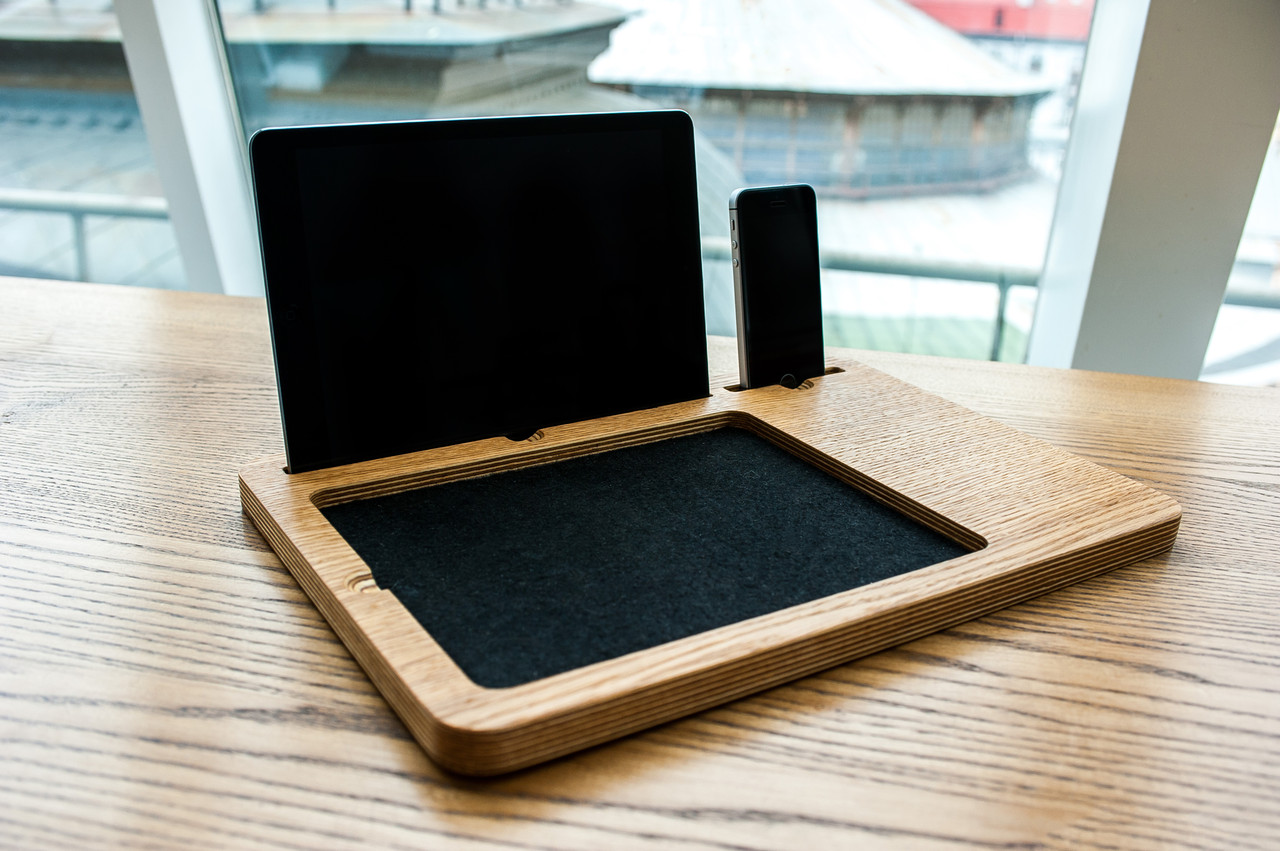 

Органайзер из натурального дерева Ecowalnut ipad station (AK483)