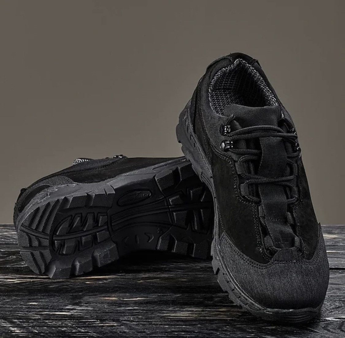 

Кроссовки тактические PATROL BLACK MEMBRANA FROST800 натуральная кожа замша р.39