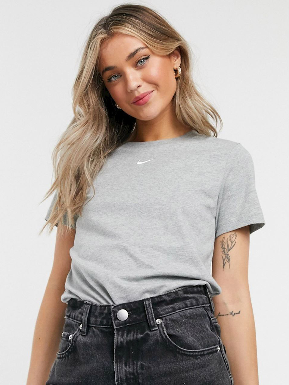 

Футболка Nike W Nsw Essntl Tee Ss Crew Lbr CZ7339-063 XS