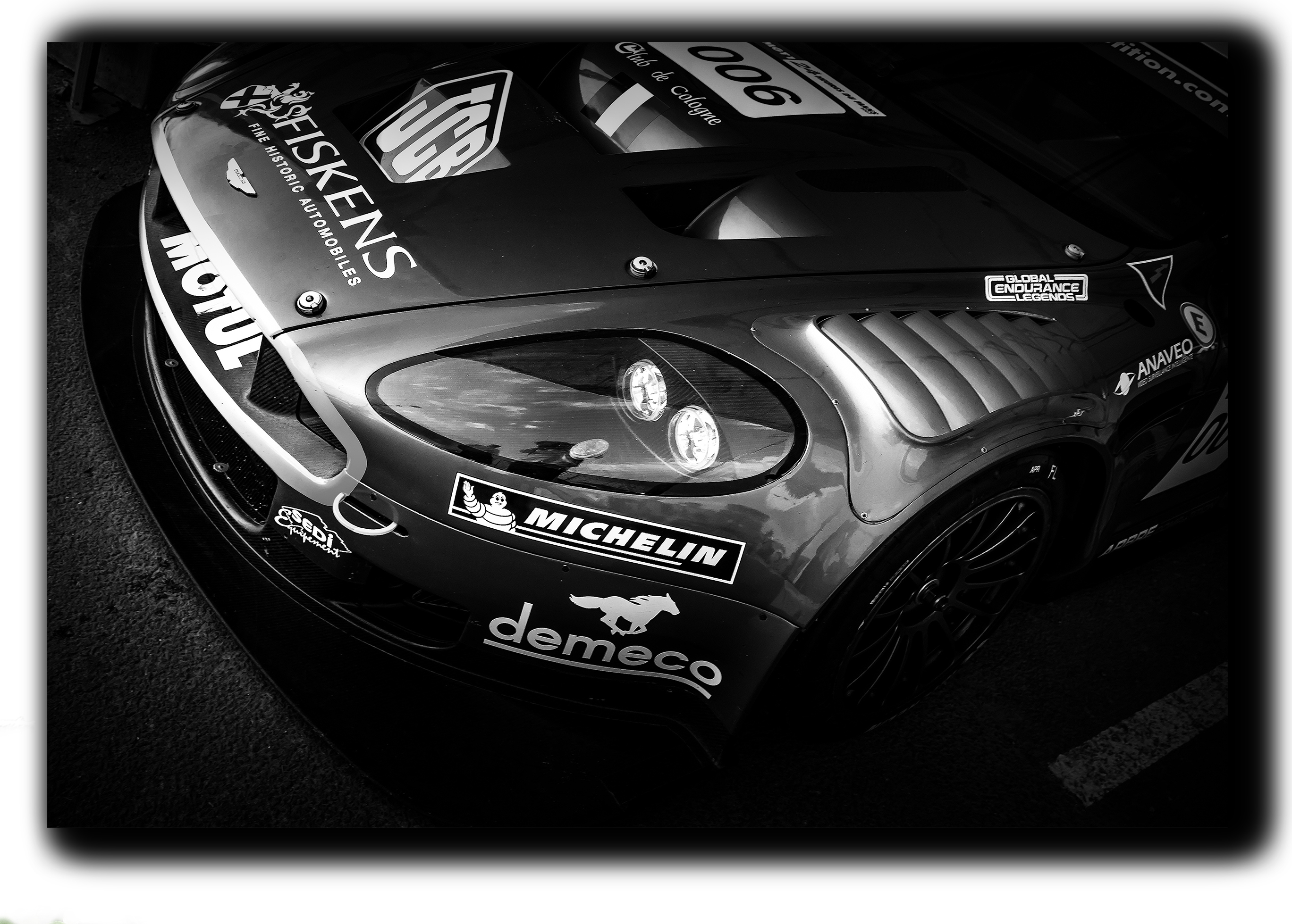 

картина на холсте aston martin dbr9 спортивные гоночные авто суперкары Hotel Arizona HD 69 см x 102 см