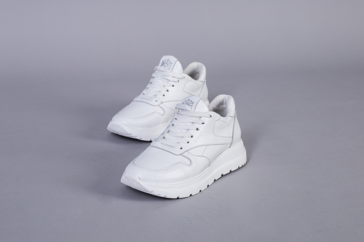 

Кросівки жіночі шкіряні LuxuryShoes 8232/36 Білі