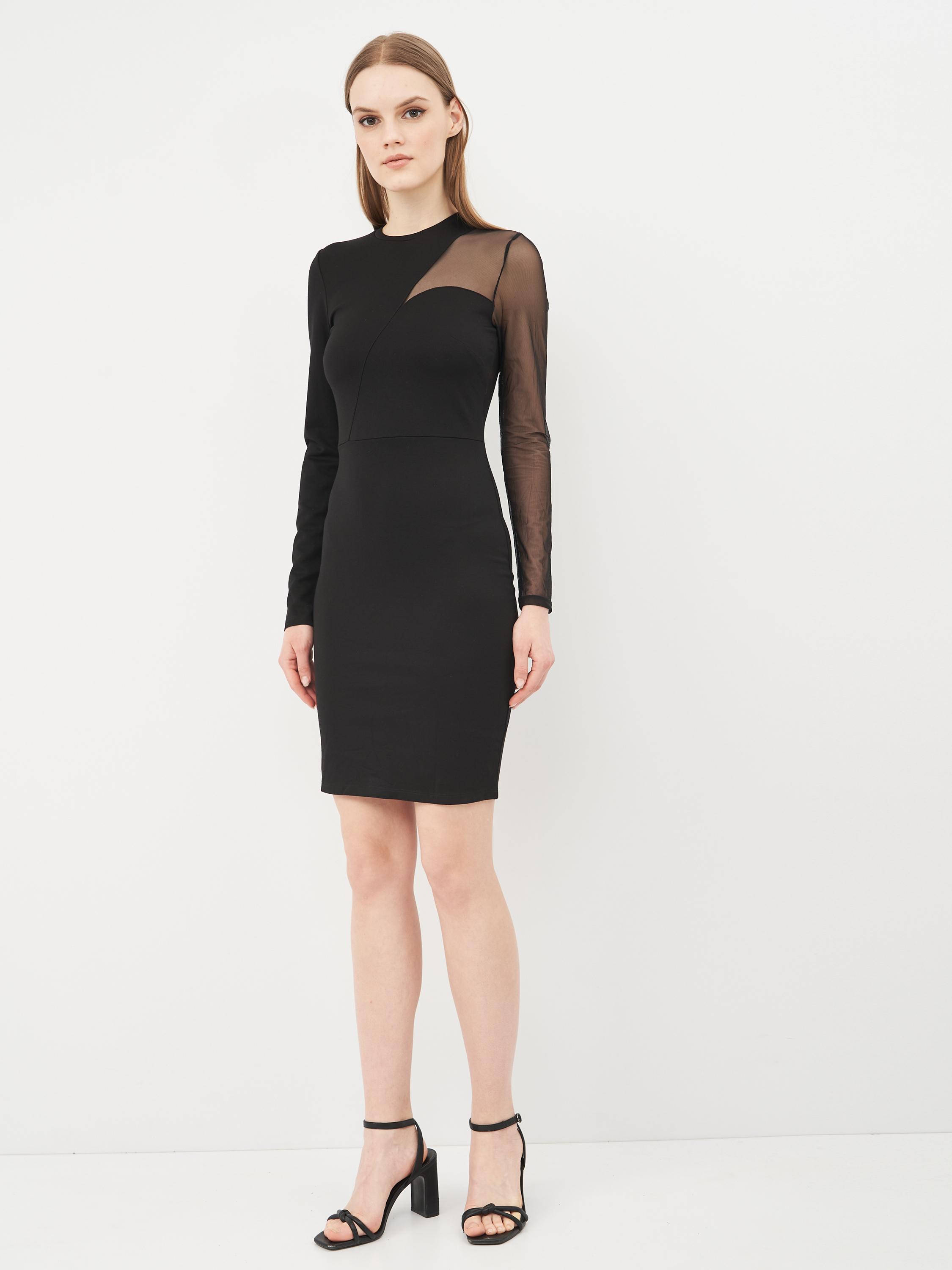 

Платье H&M KK5450010 38 Черное