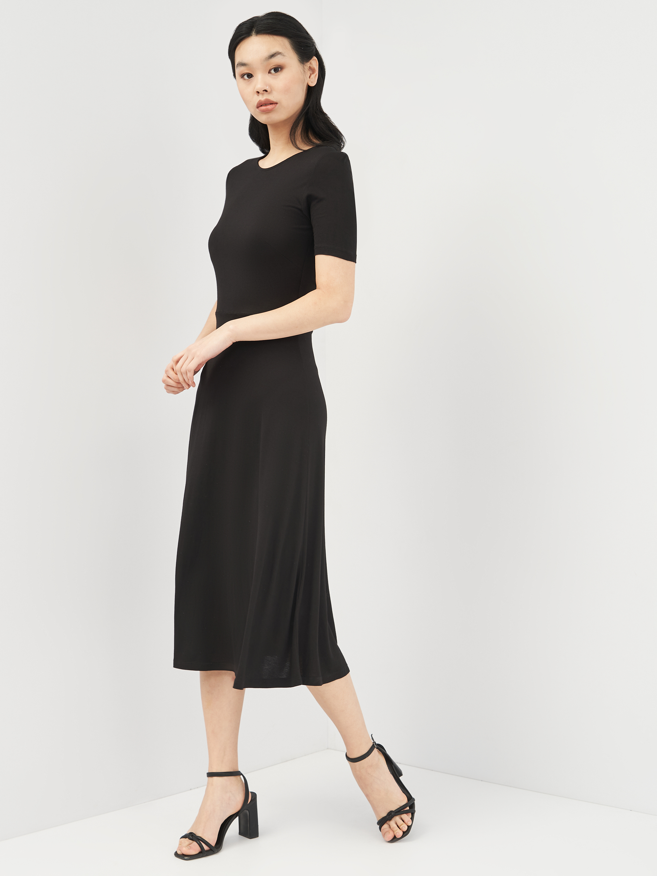 

Платье H&M KK7417719 S Черное