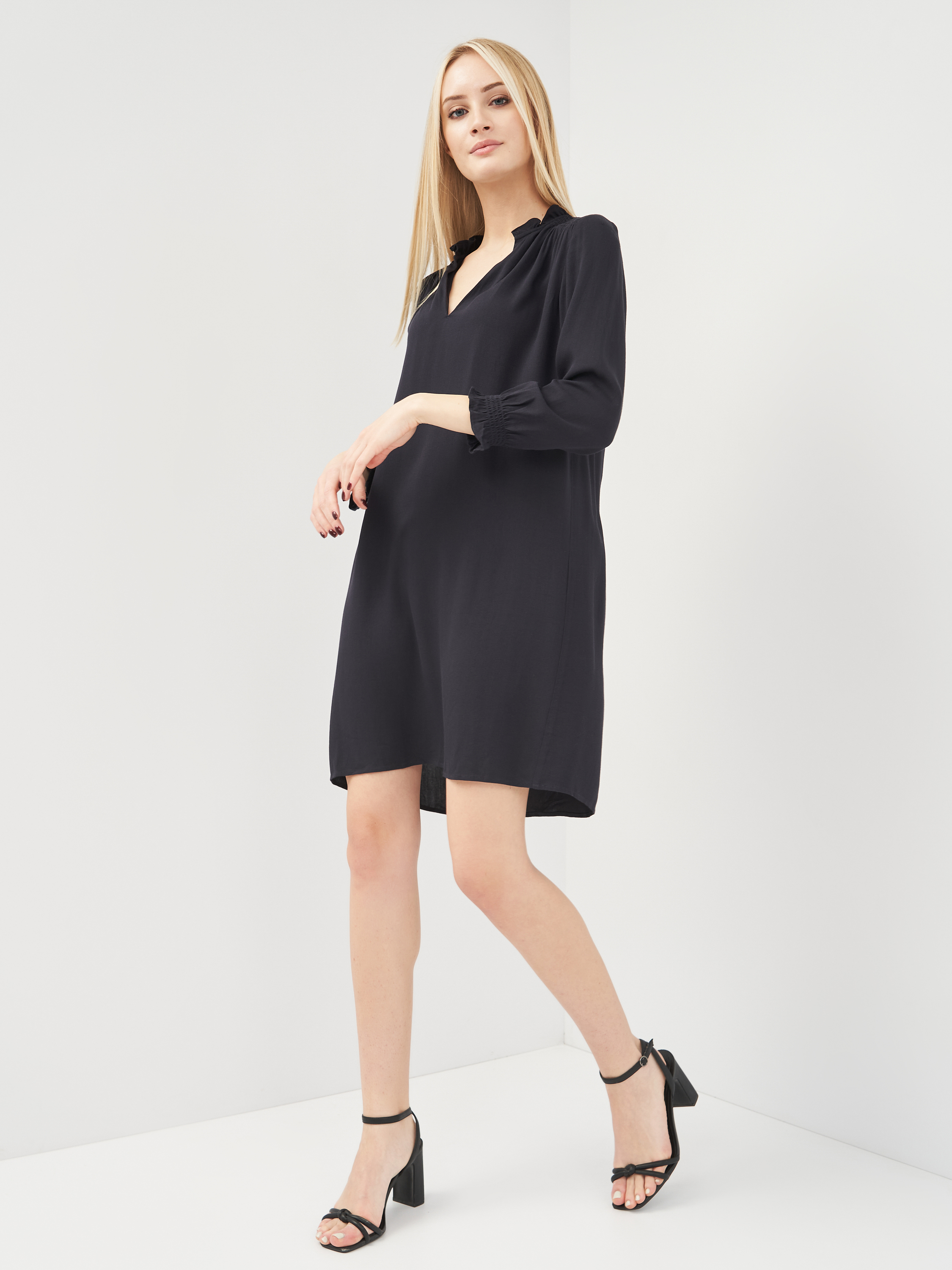 

Платье H&M KK0452319 38 Темно-синее