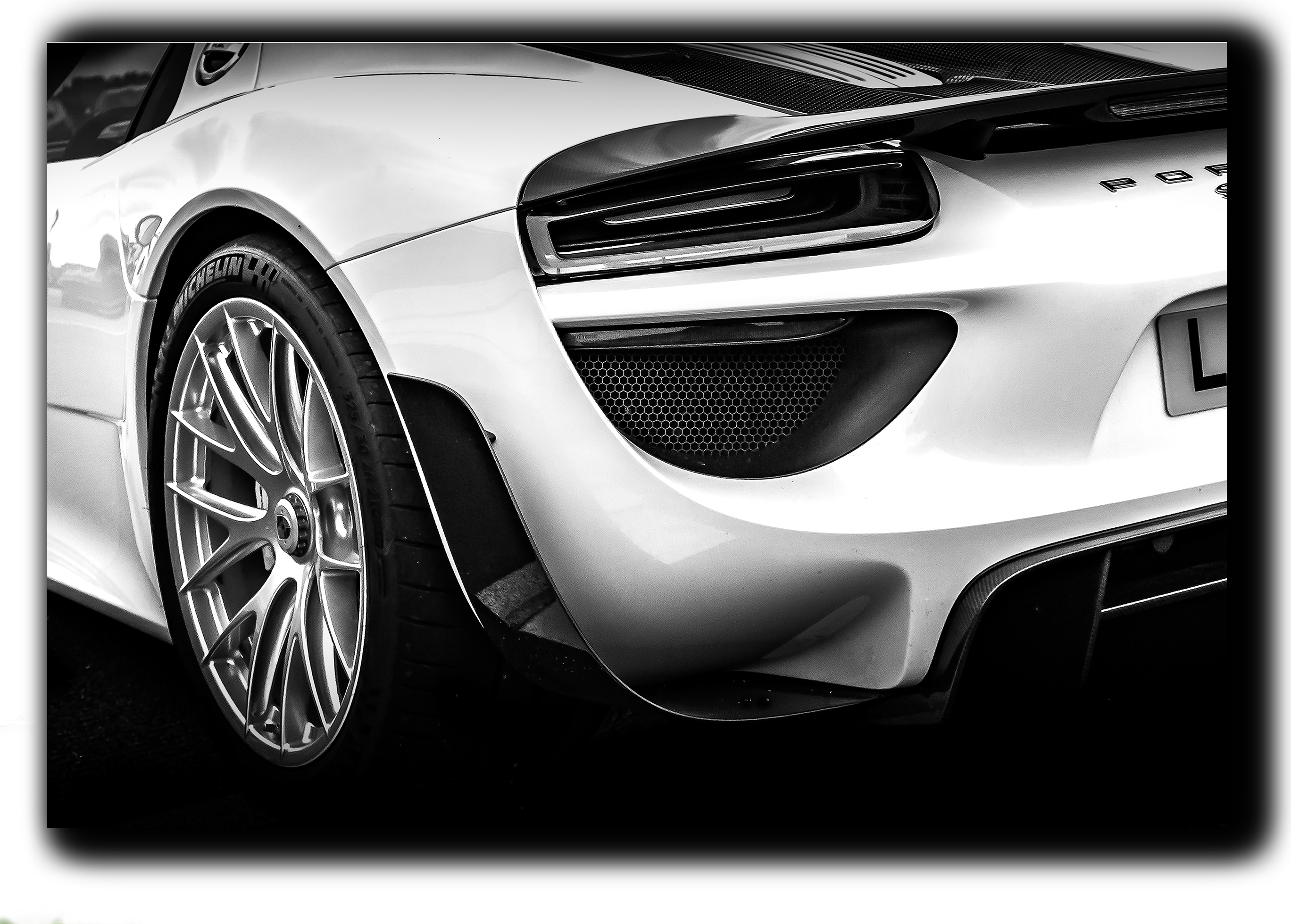 

картина на холсте спортивный авто Porsche 918 Порше Hotel Arizona HD 69 см x 102 см