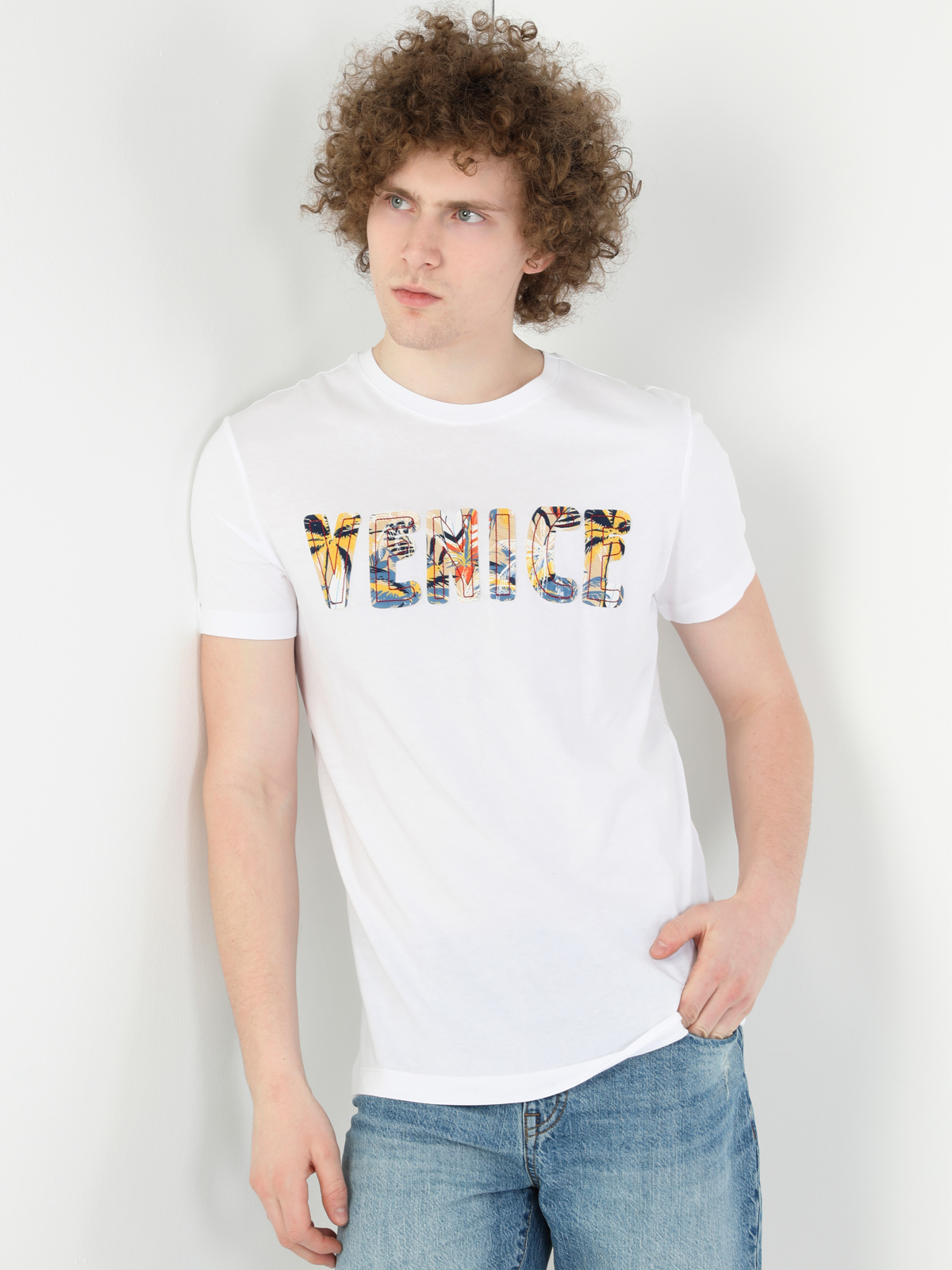 

Футболка Colin's CL1049423WHT S White