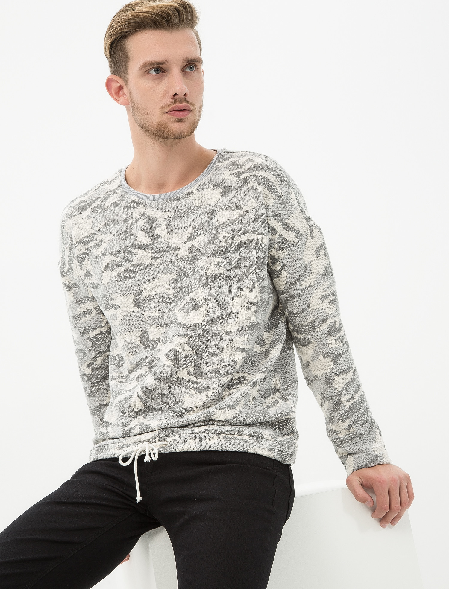 

Свитшот Koton 7KAM74186OK-C70 S Grey Design