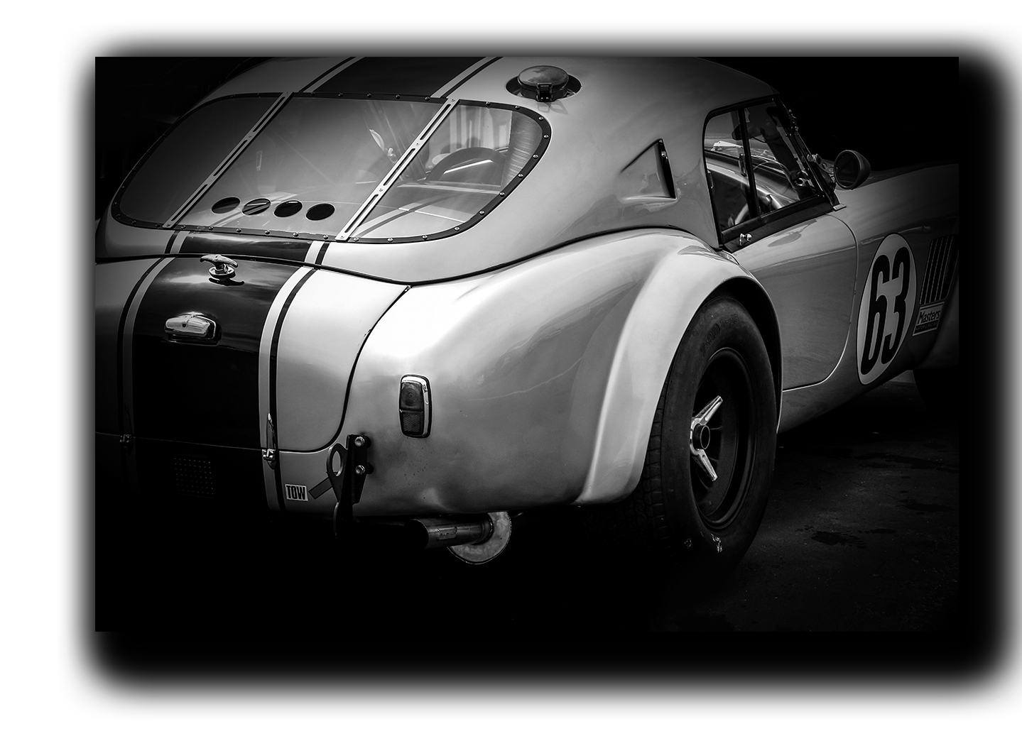 

картина на холсте гоночная машина AC Cobra ретро авто Hotel Arizona HD 69 см x 102 см