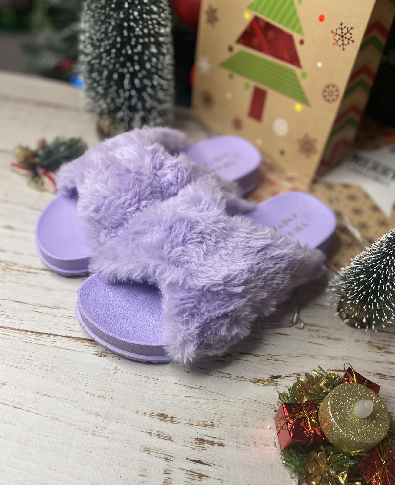 

Шлепанцы с мехом Violeta 37 р Сиреневые