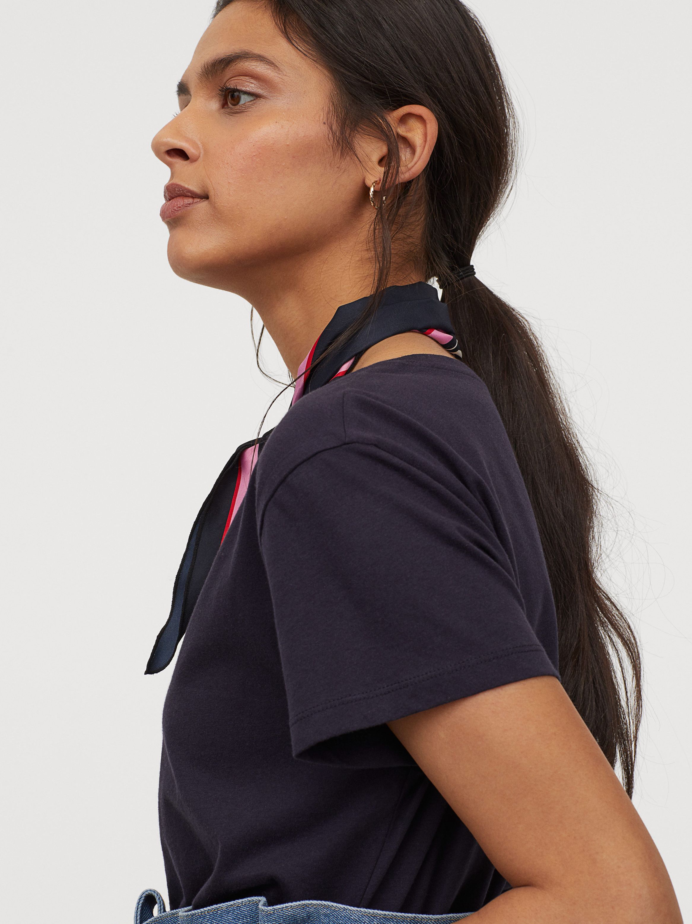 

Футболка H&M 060865076 М Темно-синяя