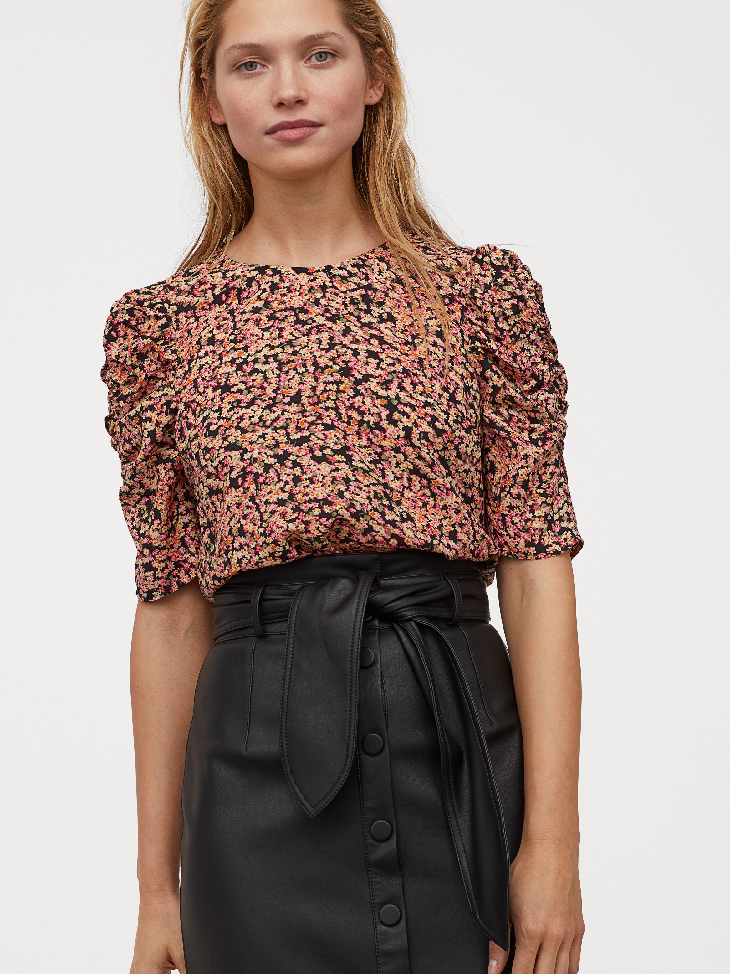 

Блузка H&M 060840604  Черная, Блузка H&M 060840604 40 Черная