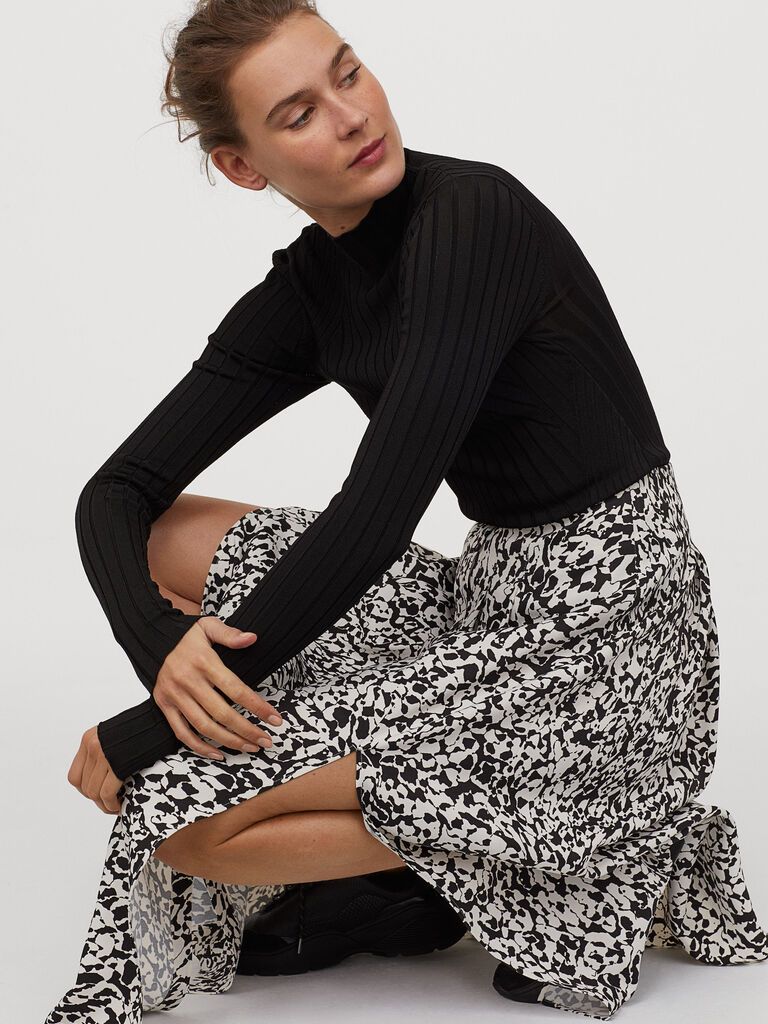 

Юбка H&M 060840029 32 Черная с белым