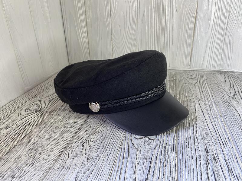 

Женская фуражка с регулировкой размера чёрная (57)