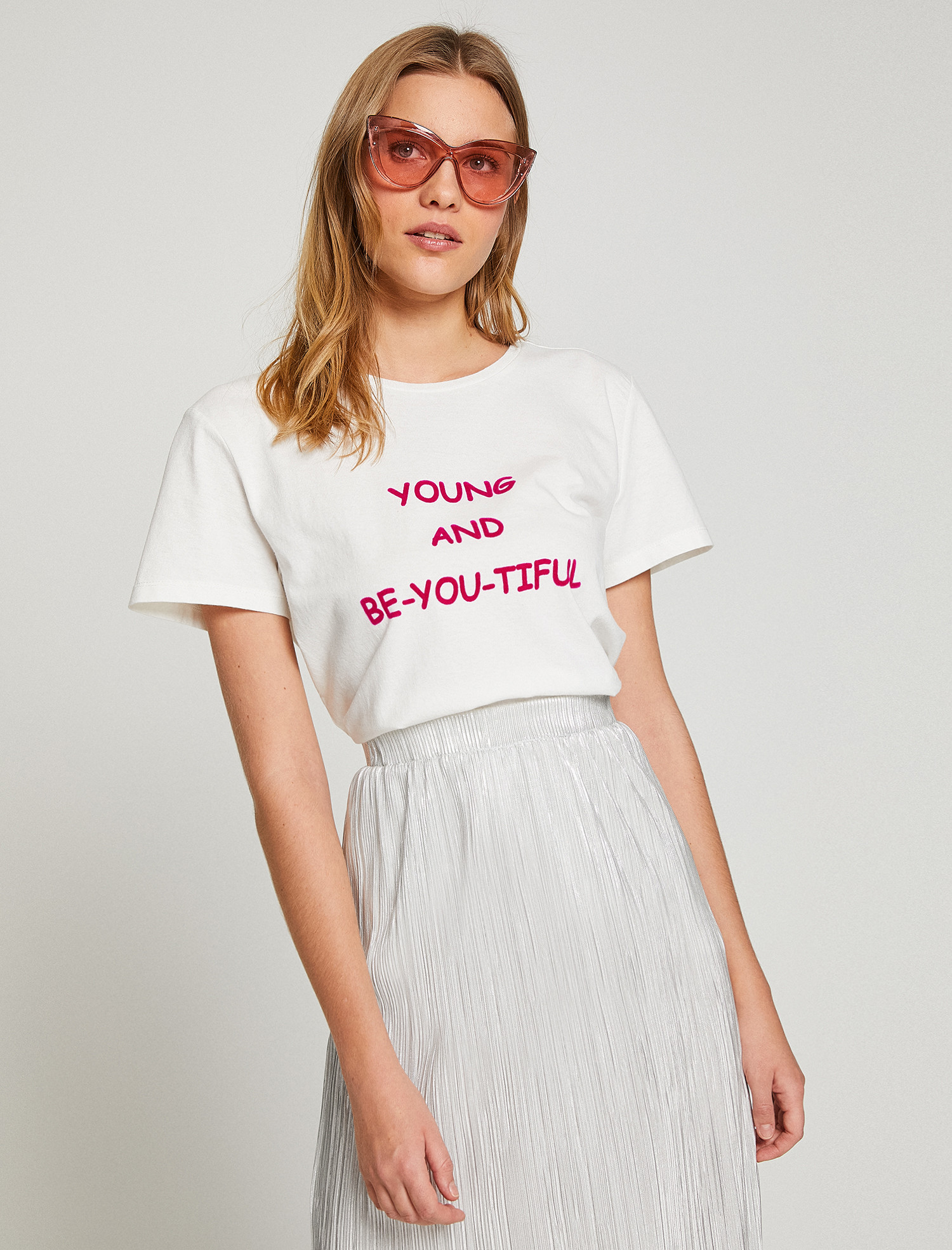 

Футболка Koton 8YAL11606JK-001 L Off White