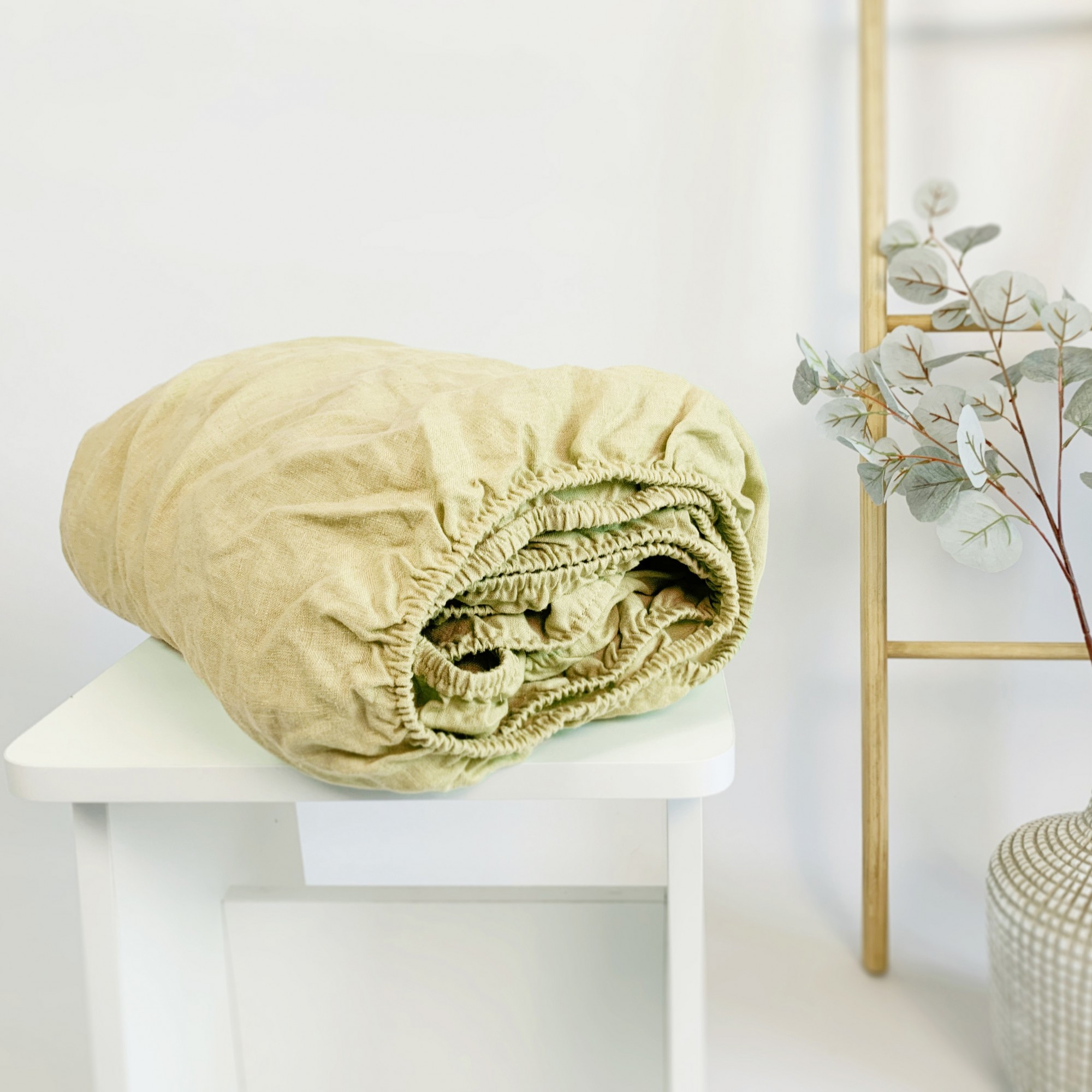 

Льняная простынь на резинке TouchableLinen 160x190x25 см Грушевый