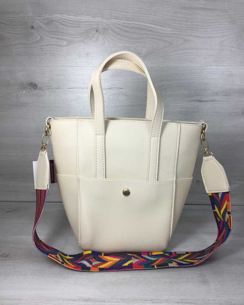 

Молодежная женская сумка Милана с Ярким ремнем бежевого цвета