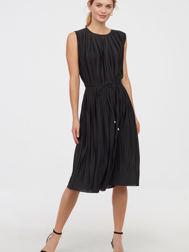 

Платье H&M 0646490-8 M Черное